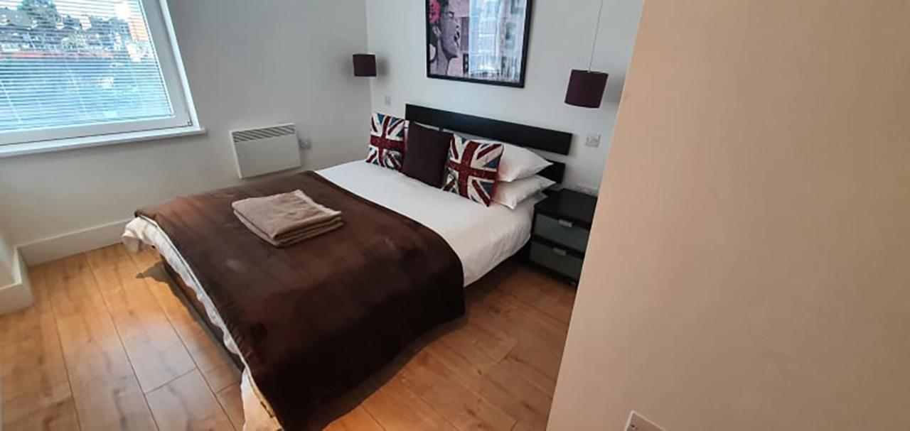 לונדון Bright & Spacious Double Bedroom With Ensuite And Concierge! Paid Parking Available מראה חיצוני תמונה